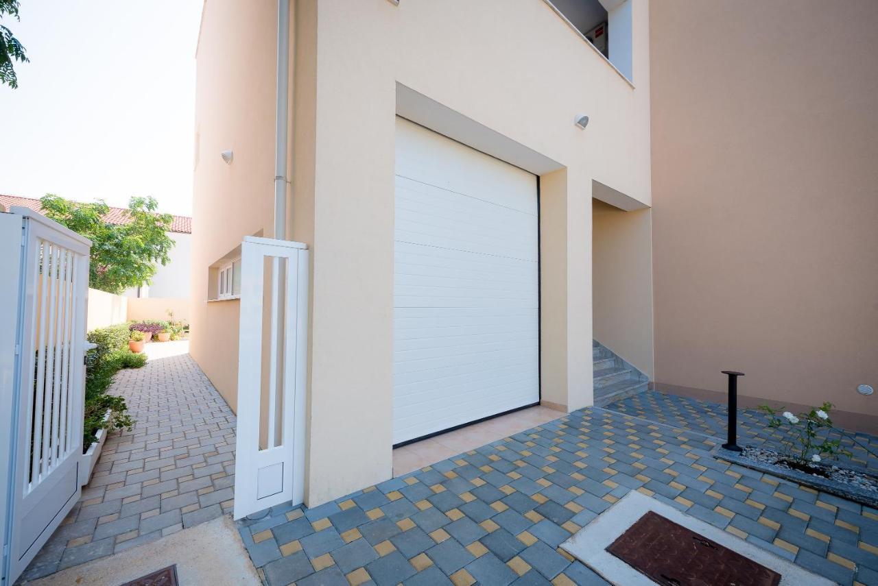 Apartments Sandrina วรซี ภายนอก รูปภาพ