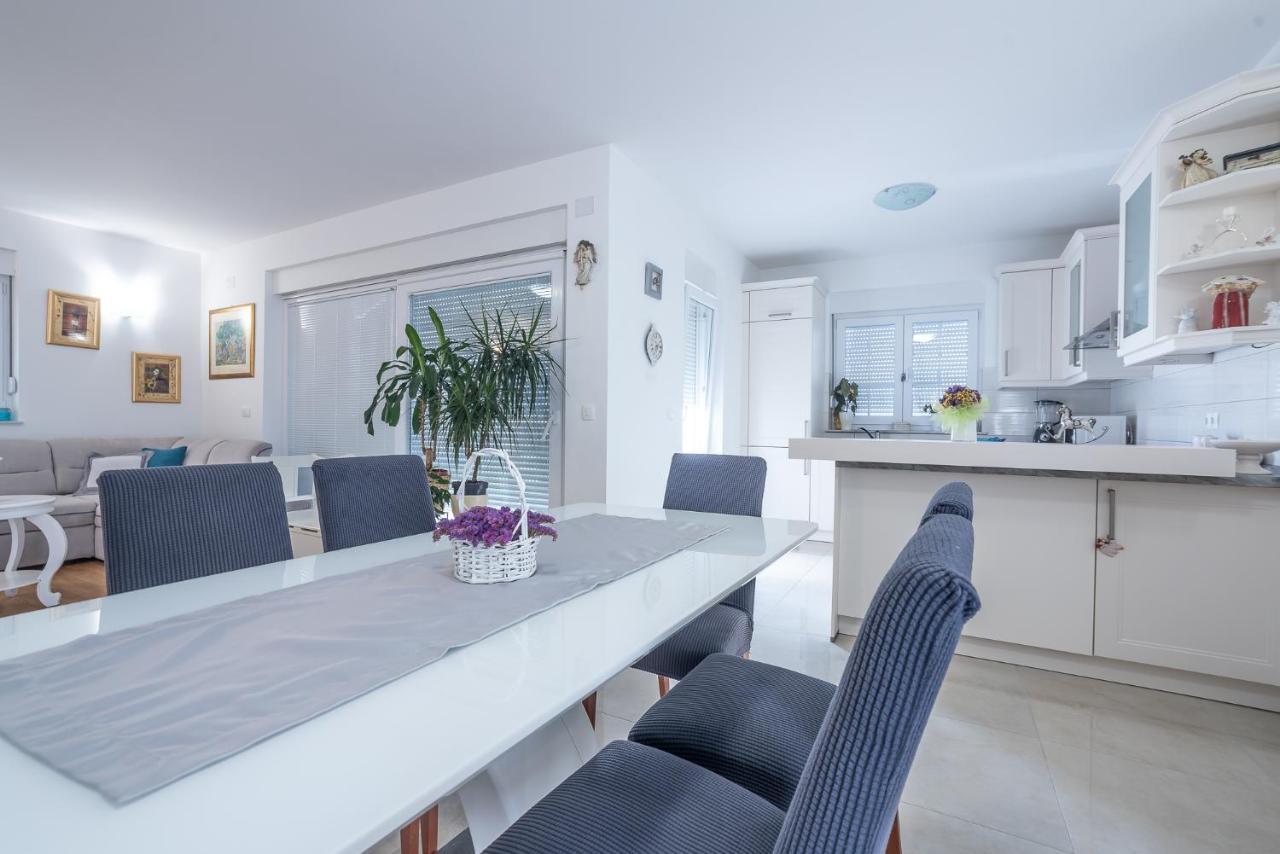 Apartments Sandrina วรซี ภายนอก รูปภาพ