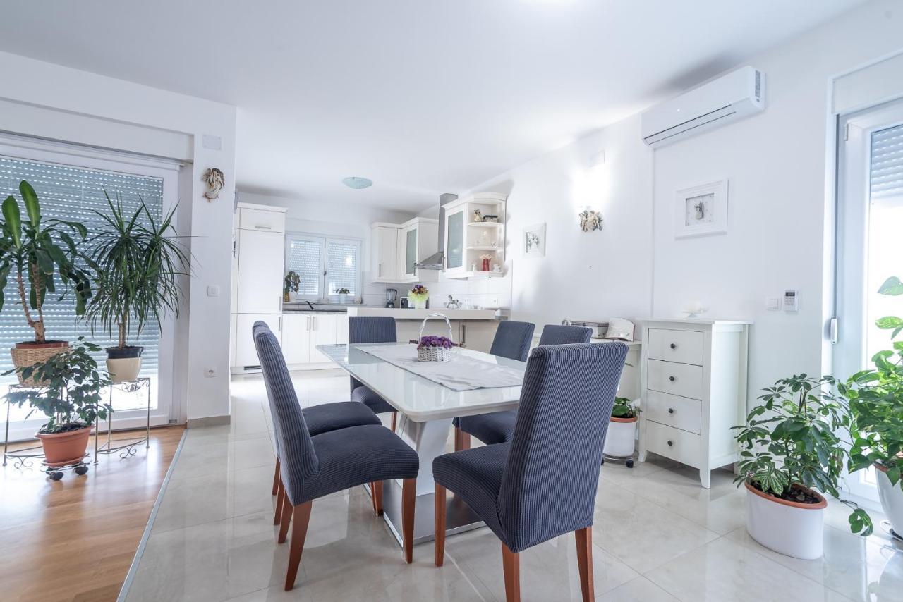 Apartments Sandrina วรซี ภายนอก รูปภาพ