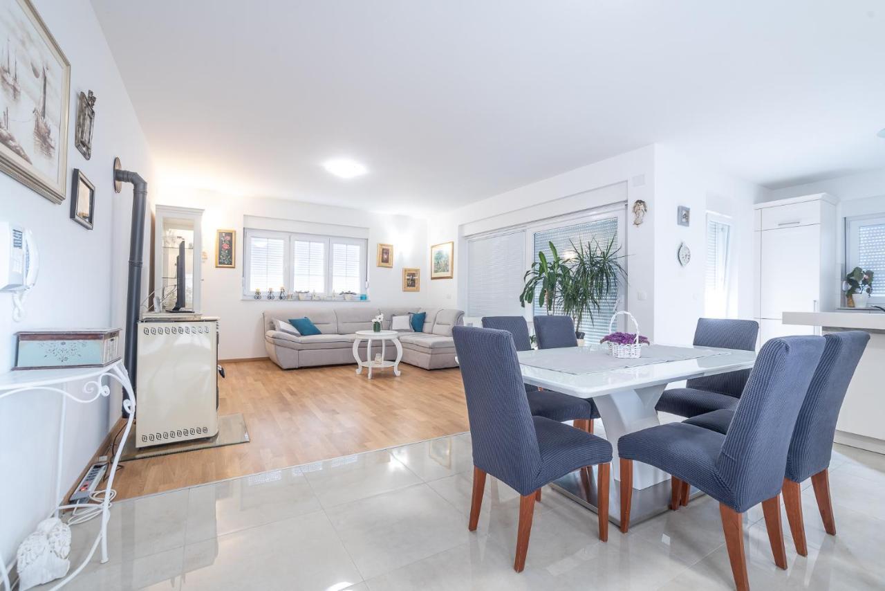 Apartments Sandrina วรซี ภายนอก รูปภาพ