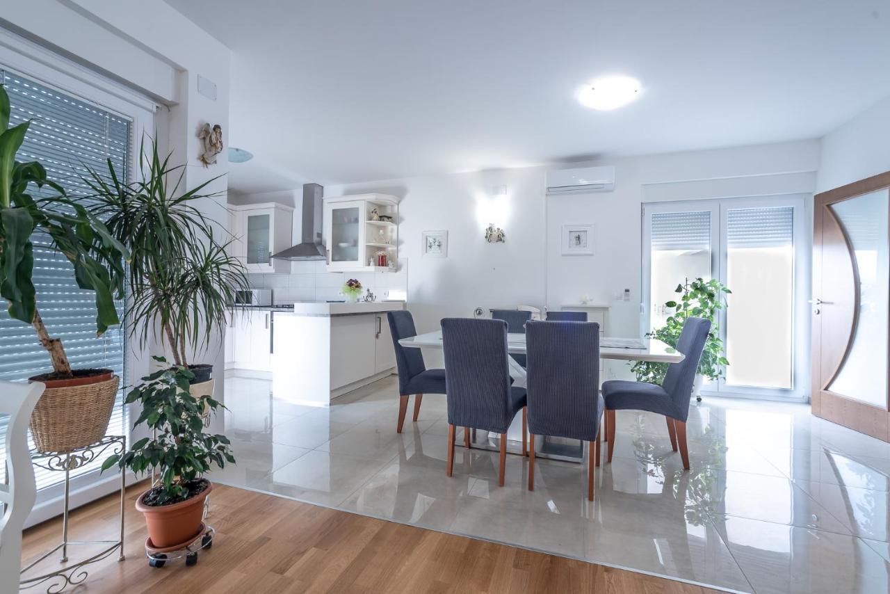 Apartments Sandrina วรซี ภายนอก รูปภาพ