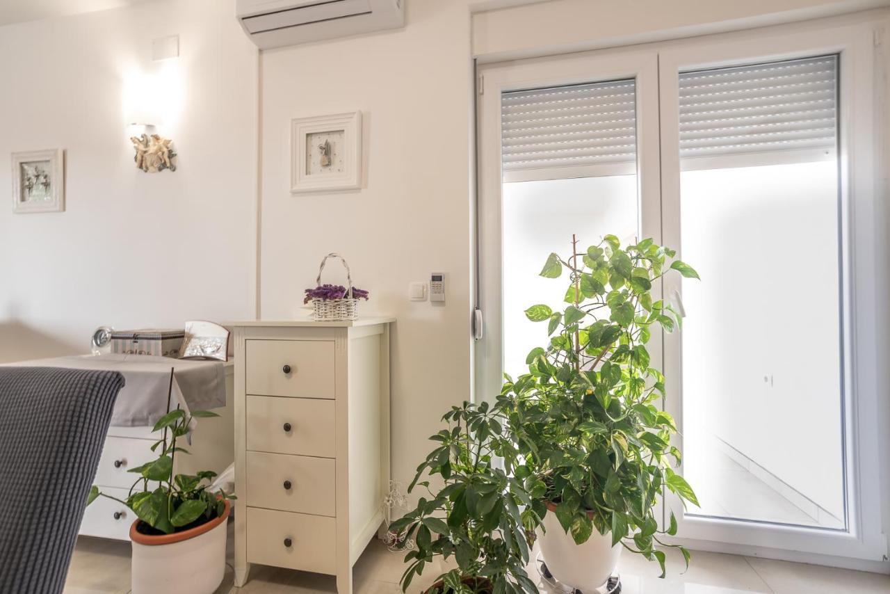 Apartments Sandrina วรซี ภายนอก รูปภาพ
