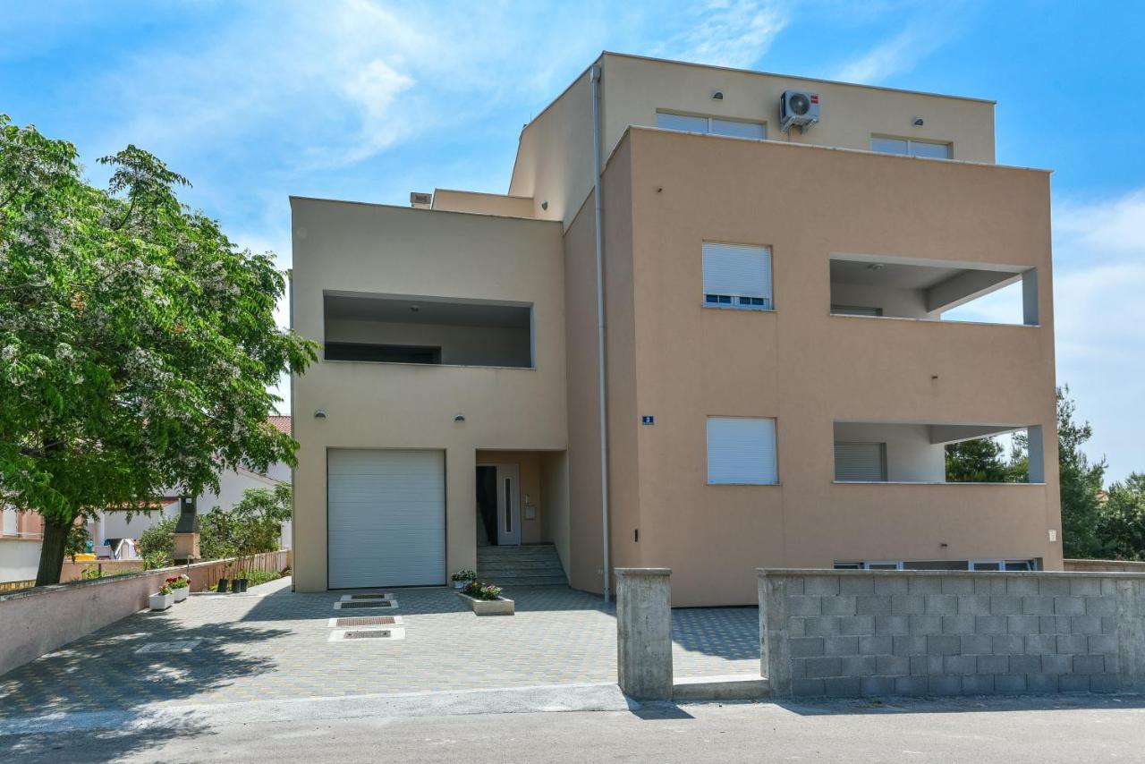 Apartments Sandrina วรซี ภายนอก รูปภาพ