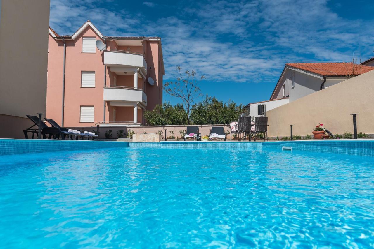 Apartments Sandrina วรซี ภายนอก รูปภาพ