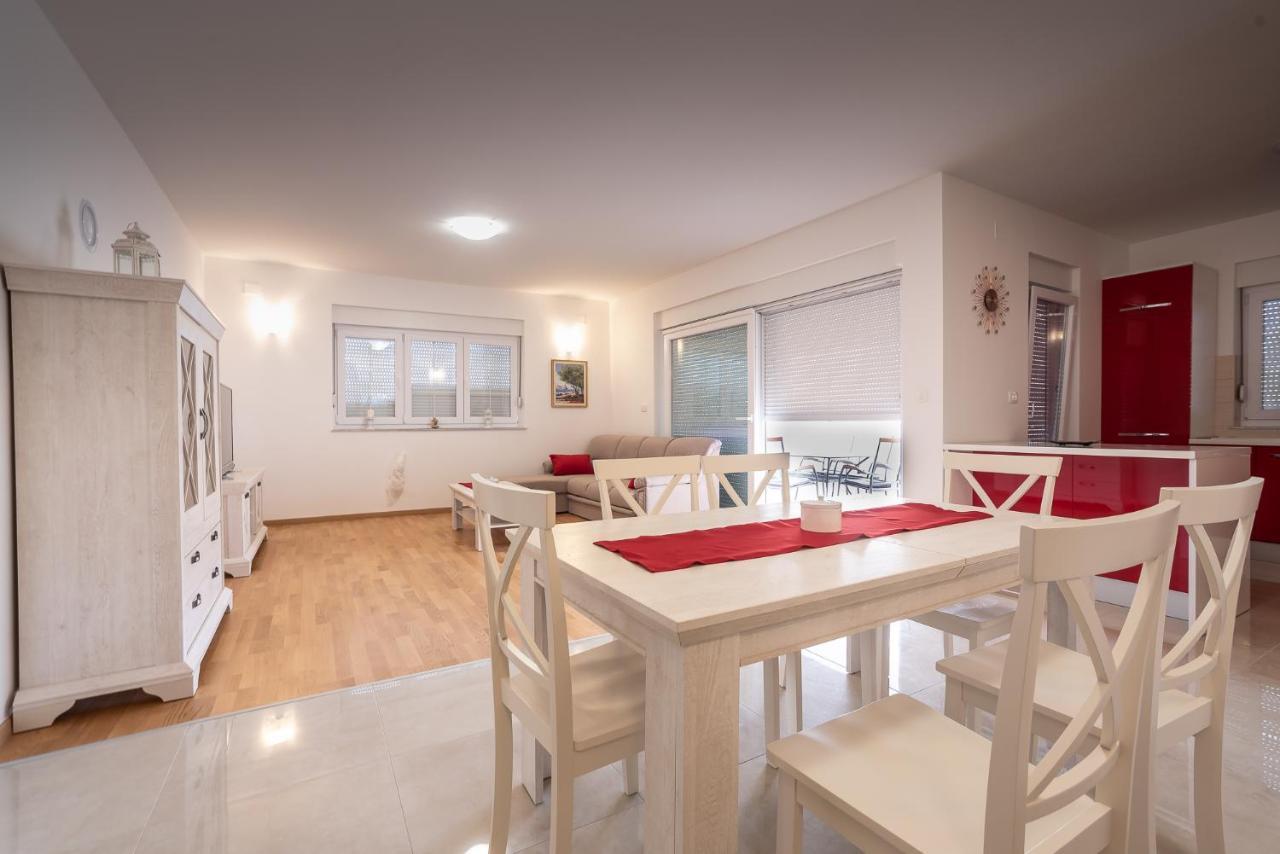 Apartments Sandrina วรซี ภายนอก รูปภาพ