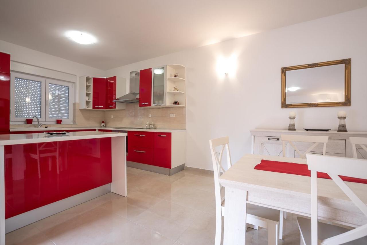 Apartments Sandrina วรซี ภายนอก รูปภาพ