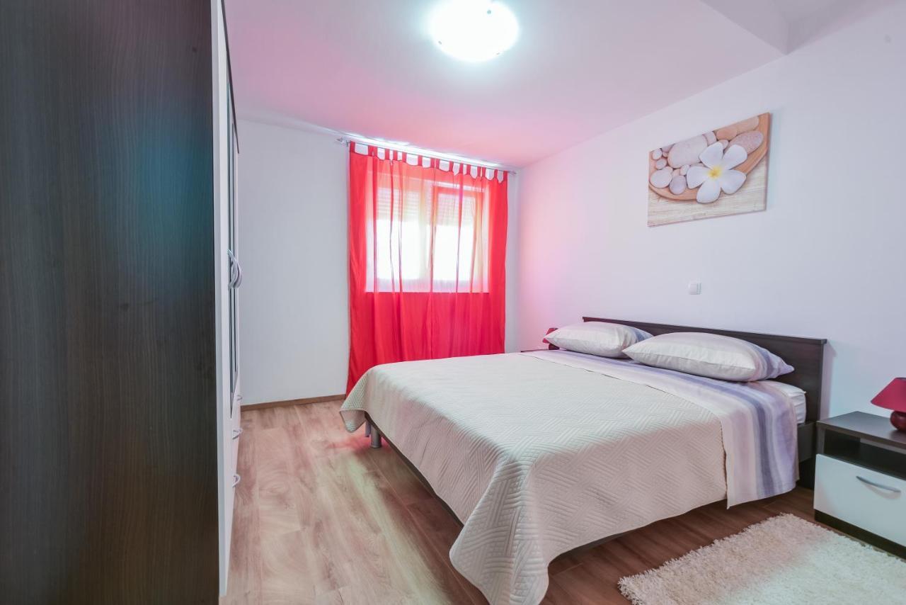 Apartments Sandrina วรซี ภายนอก รูปภาพ