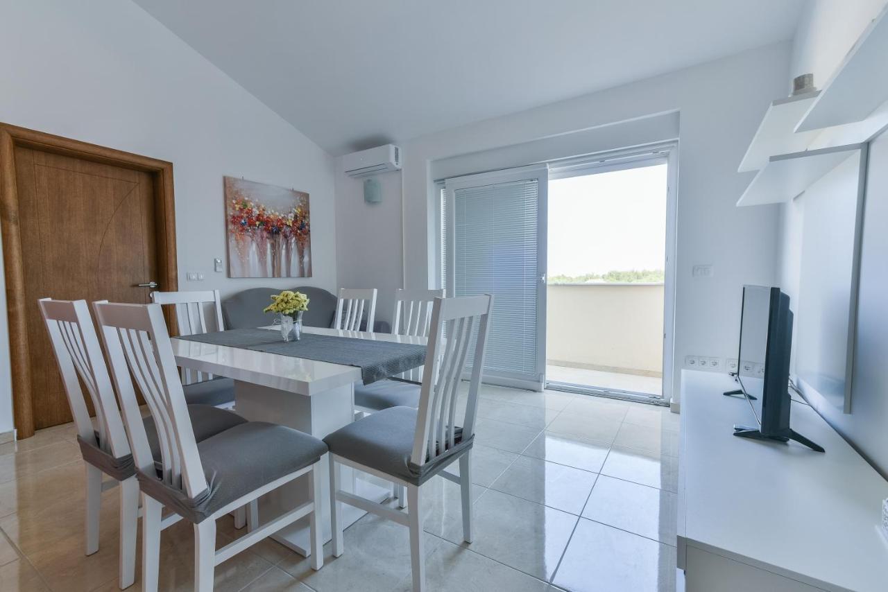 Apartments Sandrina วรซี ภายนอก รูปภาพ