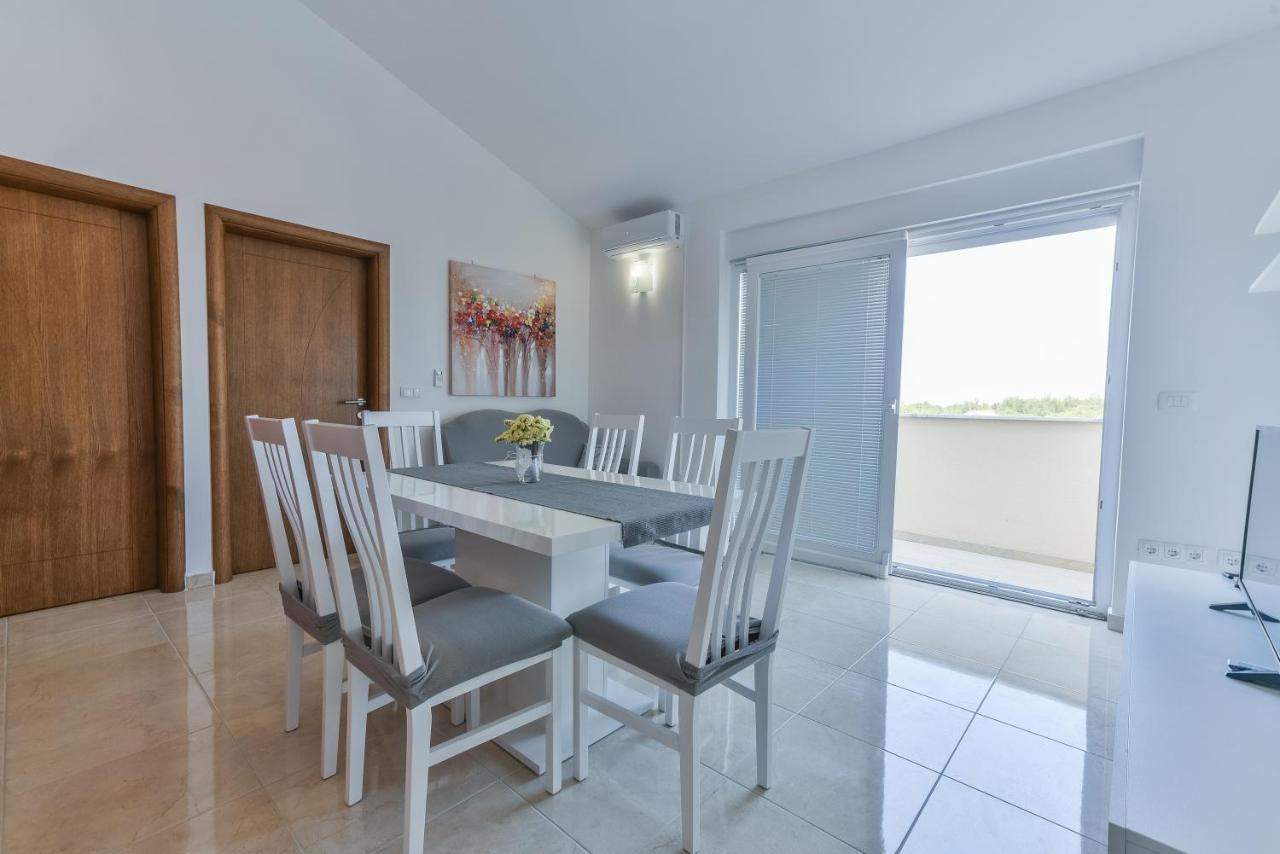 Apartments Sandrina วรซี ภายนอก รูปภาพ