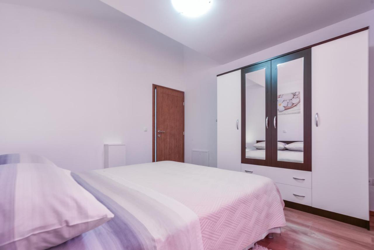 Apartments Sandrina วรซี ภายนอก รูปภาพ