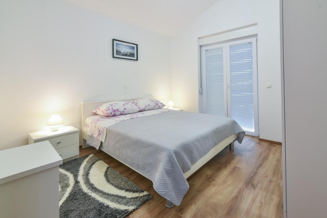 Apartments Sandrina วรซี ภายนอก รูปภาพ